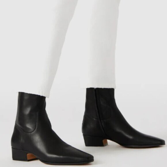 Steve Madden 'Dusty' Leather Booties | Size 7 | Chic & Lightweight | Like New - Picture 1 of 14